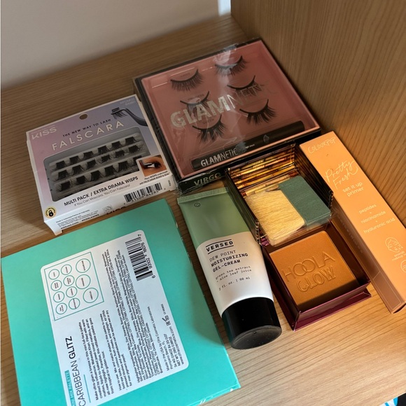 Makeup bundle - Picture 2 of 2